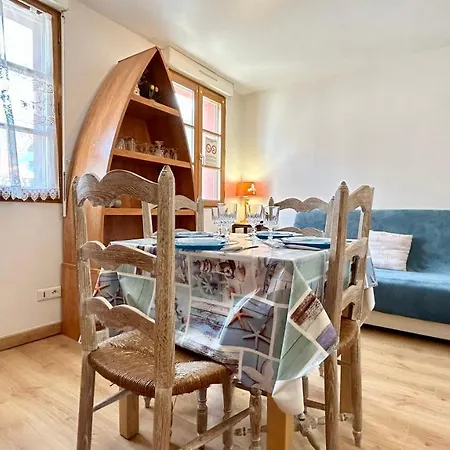 Centre * Ле-Кротуа